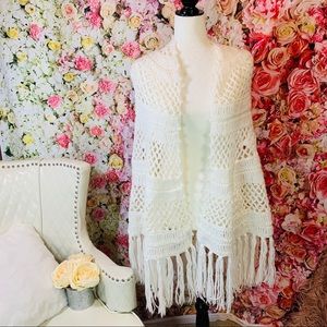 Barbra Ann, Vintage Crocheted shawl, Ivory